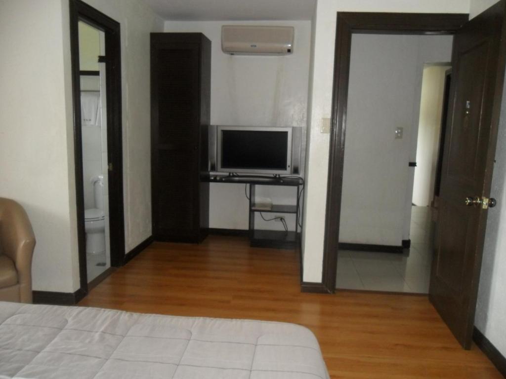 Tagaytay Econo Hotel Tagaytay City Phòng bức ảnh