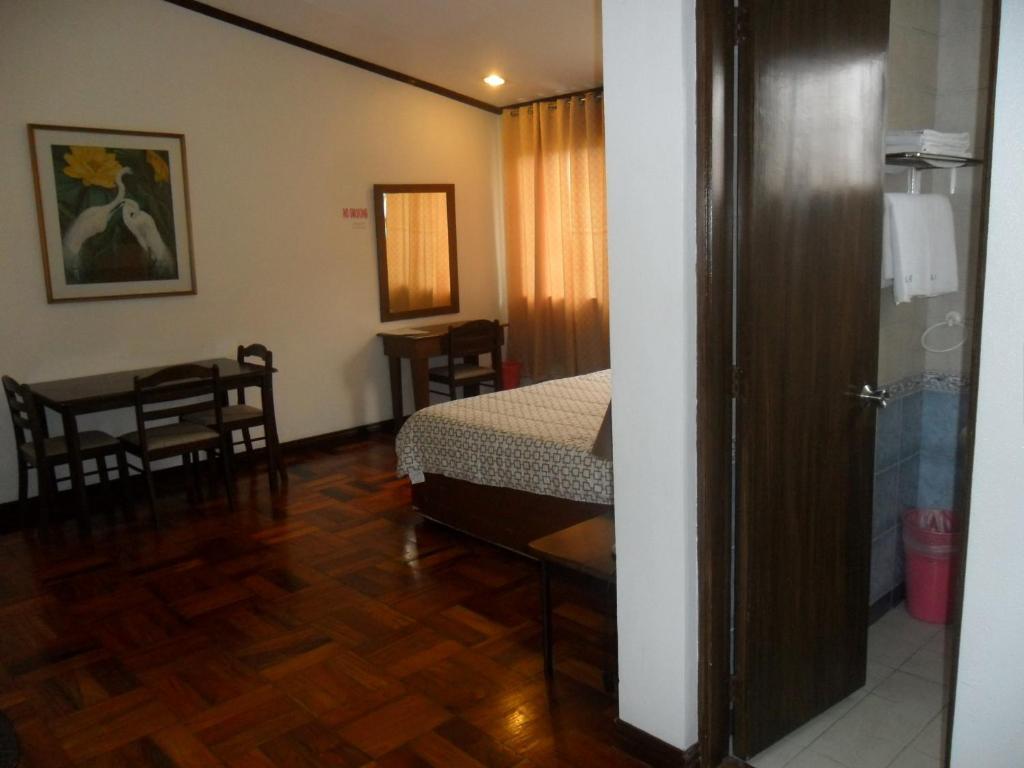 Tagaytay Econo Hotel Tagaytay City Phòng bức ảnh