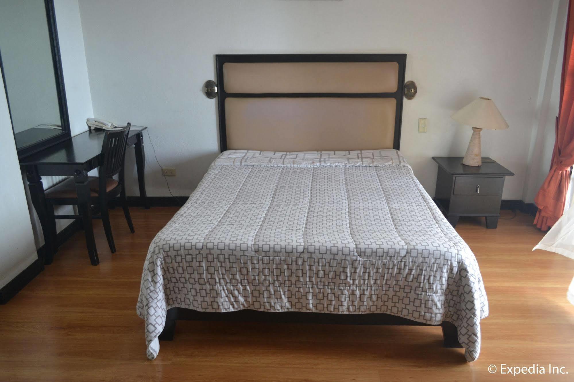 Tagaytay Econo Hotel Tagaytay City Ngoại thất bức ảnh